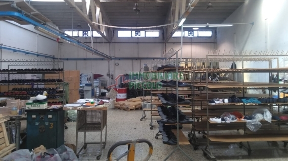 Capannone zona via Foggia a Barletta