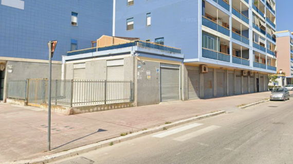In vendita locale commerciale di 120 mq con spazio esterno recintato – Parco degli Ulivi a Barletta