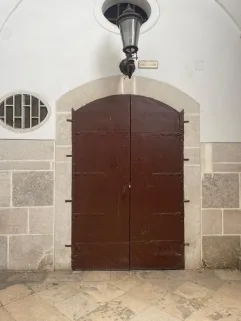 Ampio Magazzino / Cantina d'Epoca per Olio e Vino (117 mq) – Ideale per Affinamento, Stoccaggio Alimentare e Deposito Merci (Barletta - Corso Cavour) a Barletta